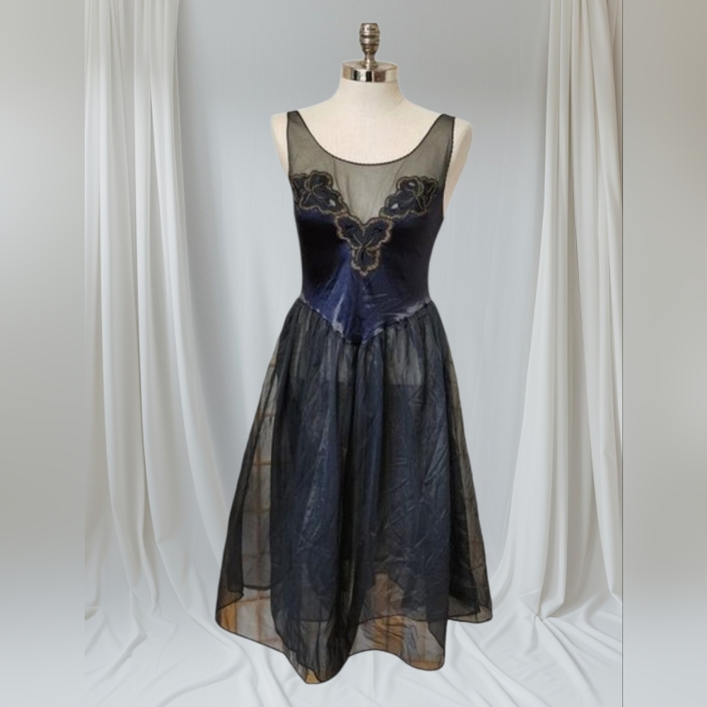Vintage Vanity Fair Nightgown - Black - Large - Made‎ In USA